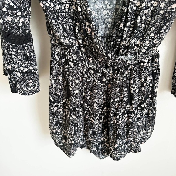 American Eagle Outfitters Black Pink Ditzy Floral Boho Romper sz XXS - Picture 9 of 13